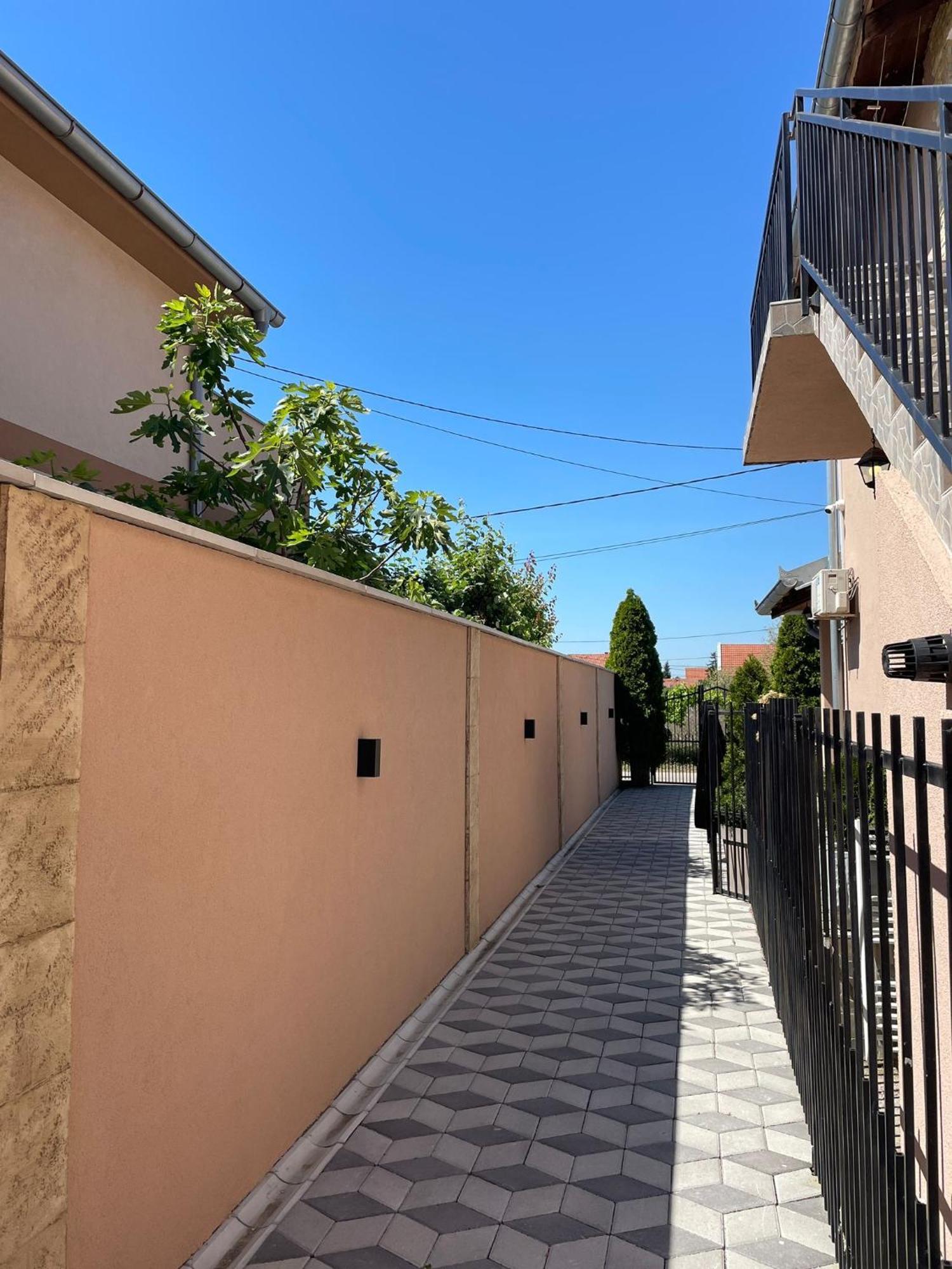 Apartman Diamond Lux Surcin Exterior photo